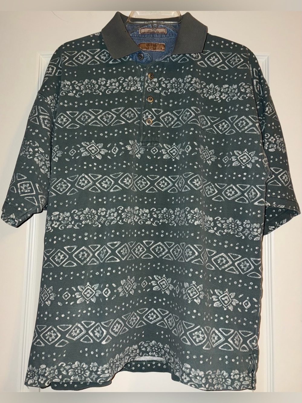 GUESS POLO SIZE LARGE
